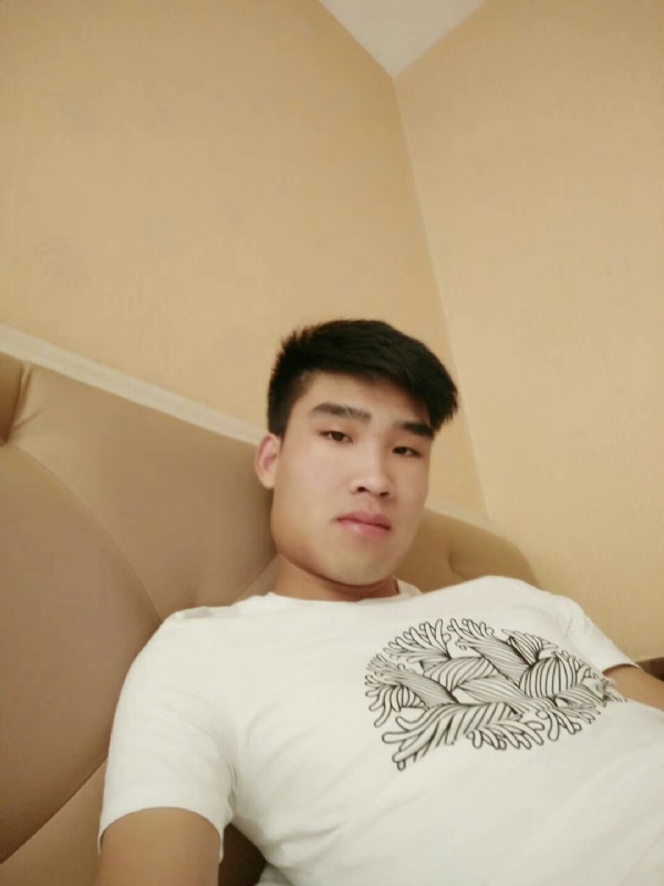 谁不曾孤单上路的第一张照片--郑州交友中心